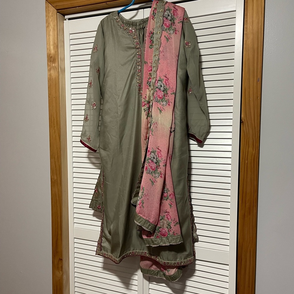 Bundle of 2 salwar kameez sets. FREE GIFT with purchase